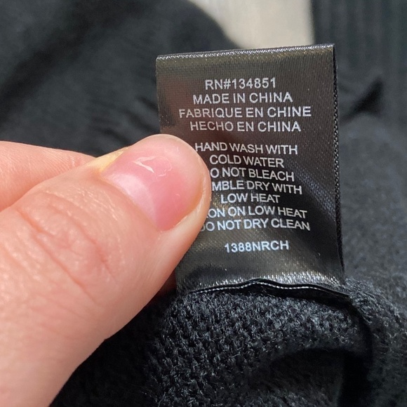 Wayf NWOT Lola Puff Sleeve Black Sweater Dress Size Medium - Picture 9 of 10